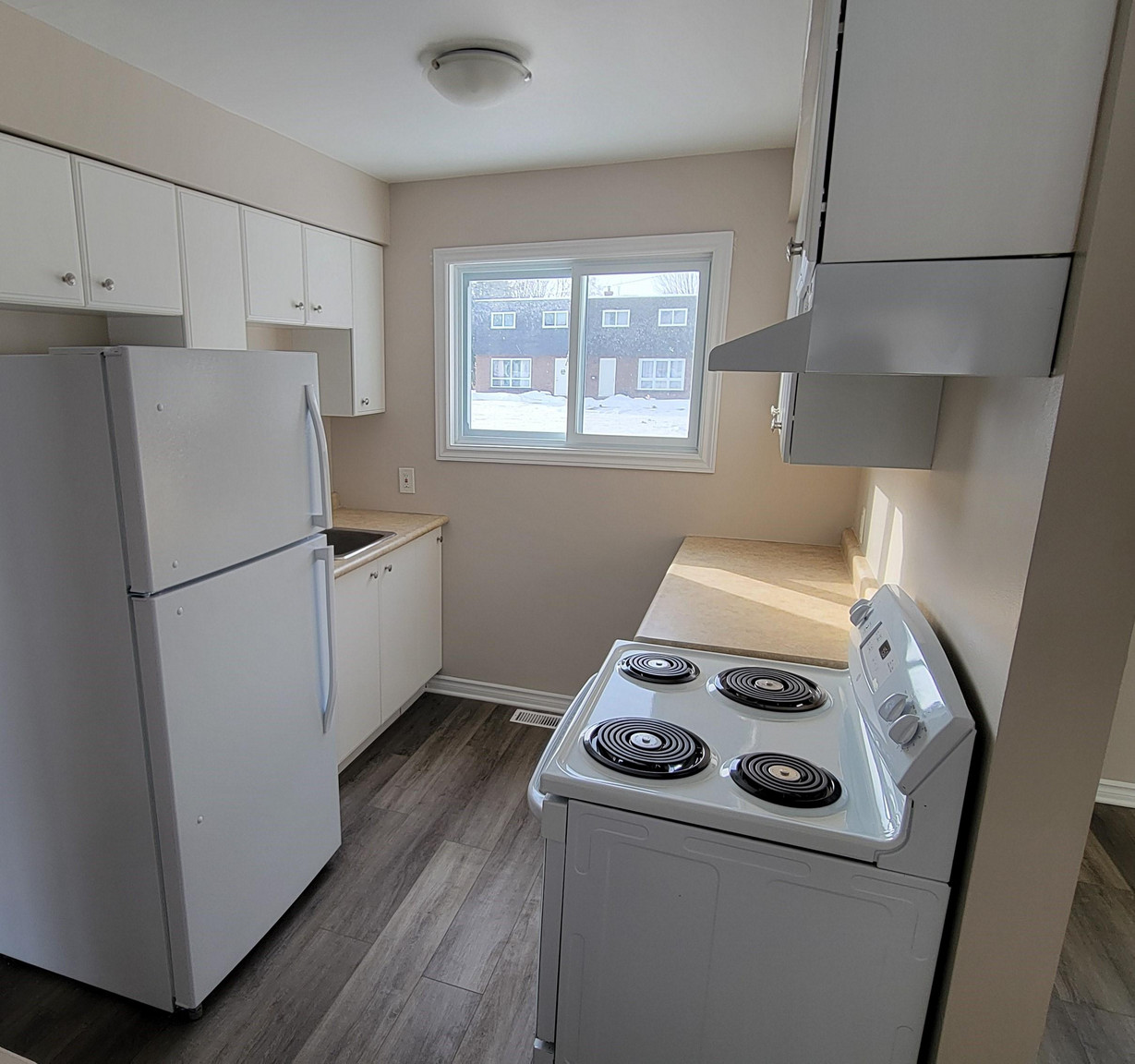 1321 - 1361 Burns Street — photo 5