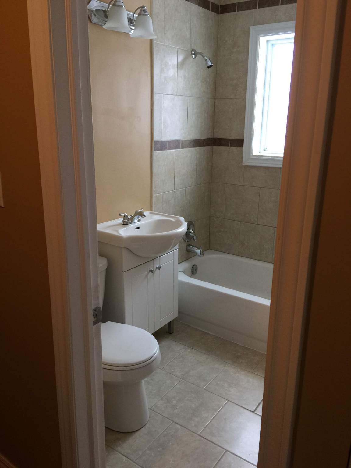 330 - 598 Oakwood Avenue — photo 7