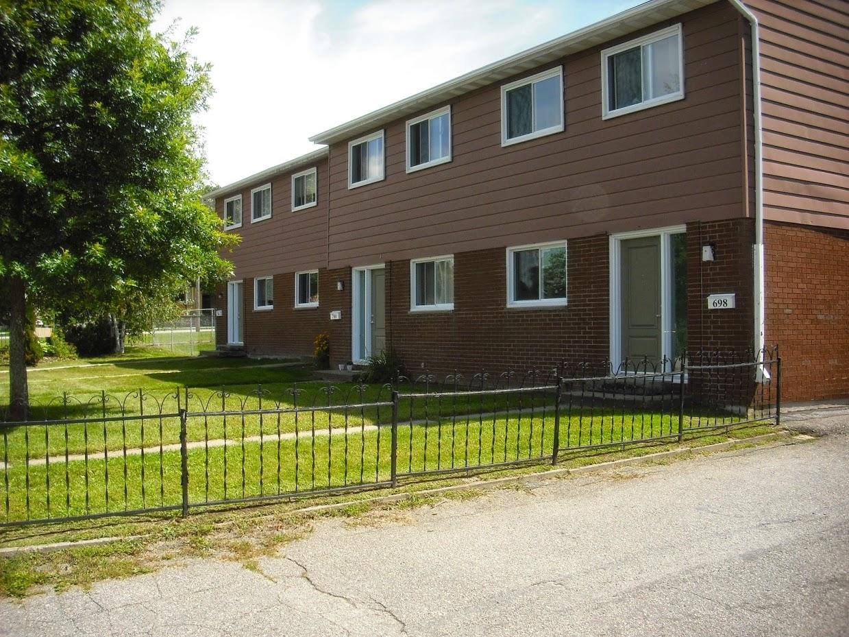 Birchwood Village - 300-314 Glen Rouge Drive — photo 6