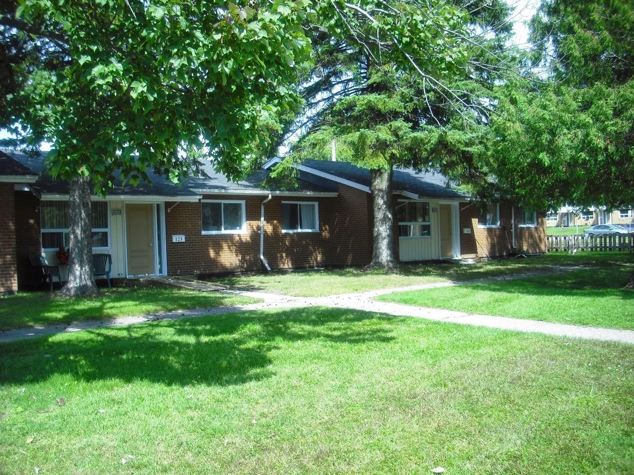 Birchwood Village - 300-314 Glen Rouge Drive — photo 8