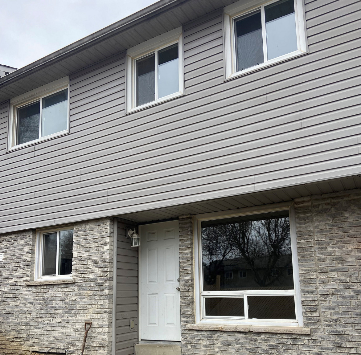 Parkhill Towers — 700 Parkhill Road West