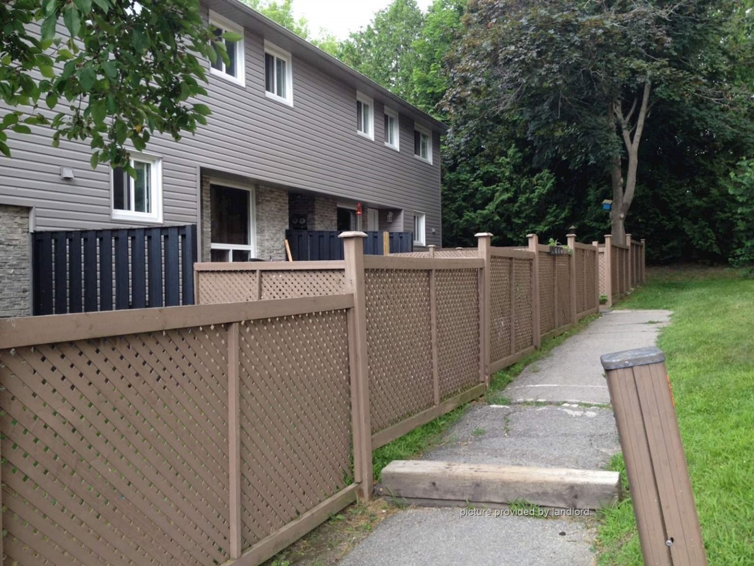 700 Parkhill Road West — photo 2