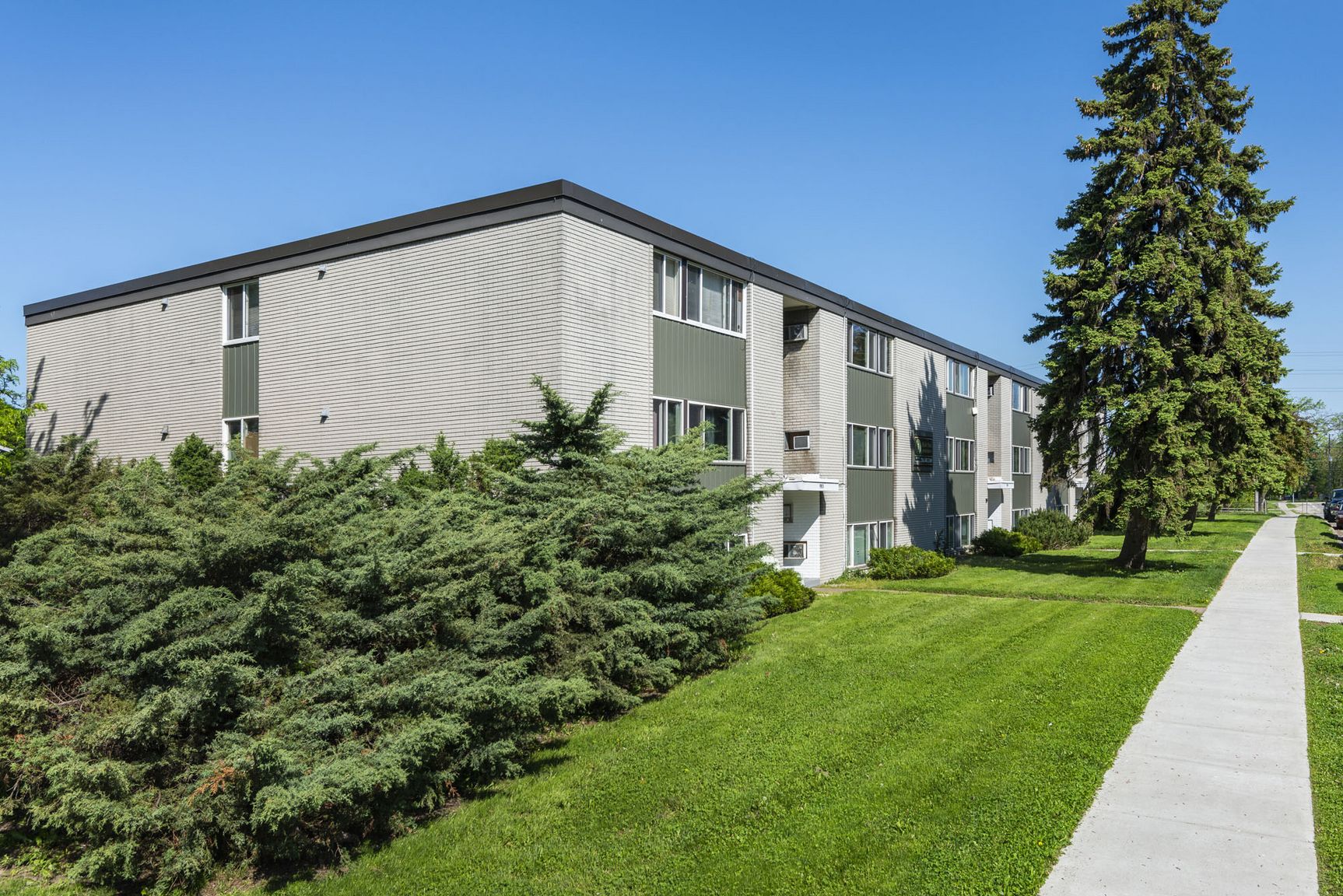 Hyde Park Apartments — 965–985 Brock Street