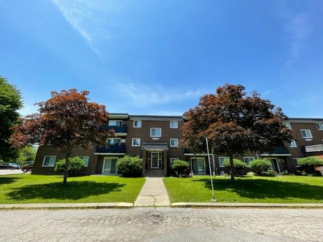 Maple Glenn — 9553–9565 Tecumseh Road East