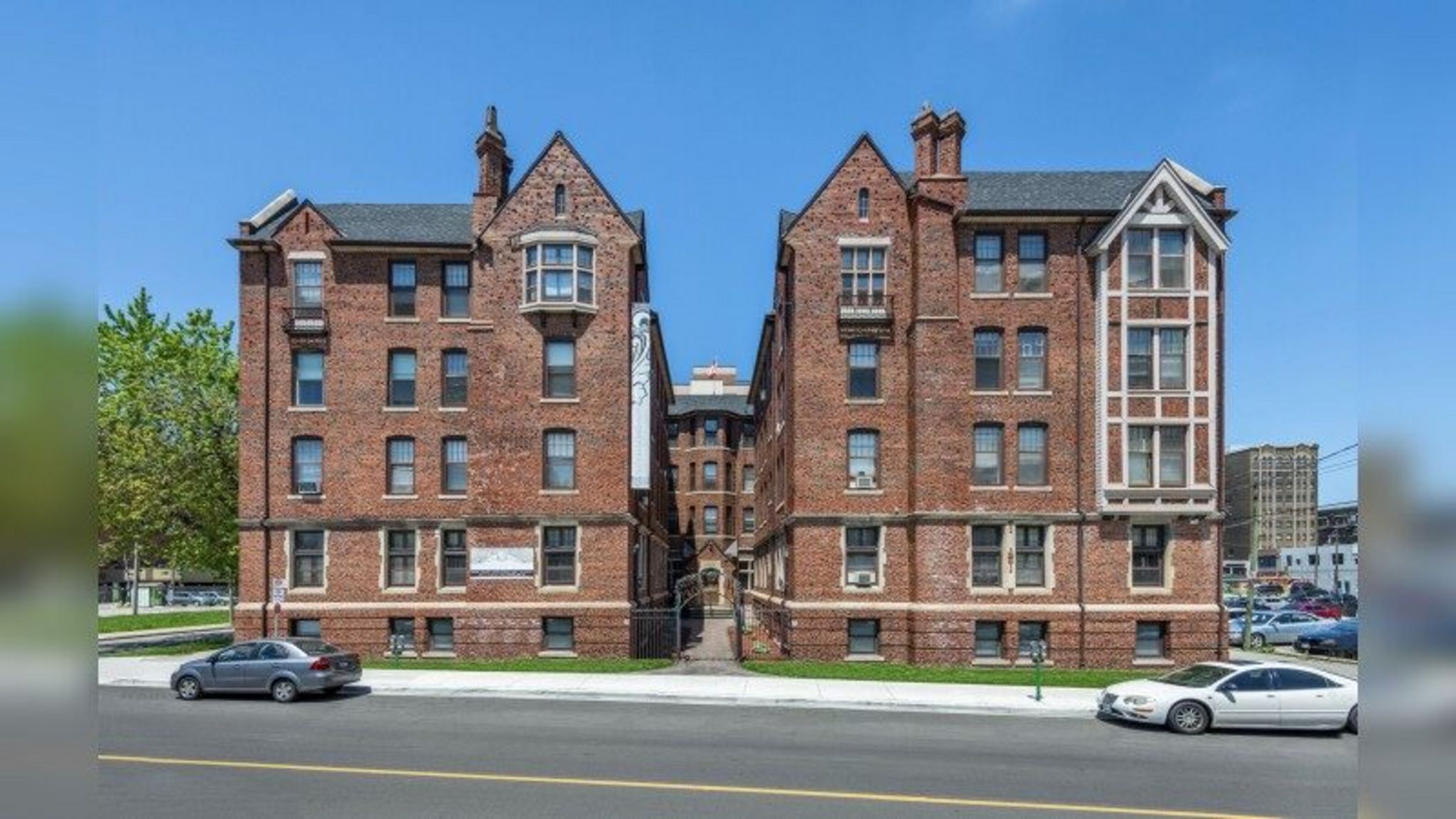 Royal Windsor, Garden Court & The Sonnet — Park St W, Erie St W, Tecumseh Rd W
