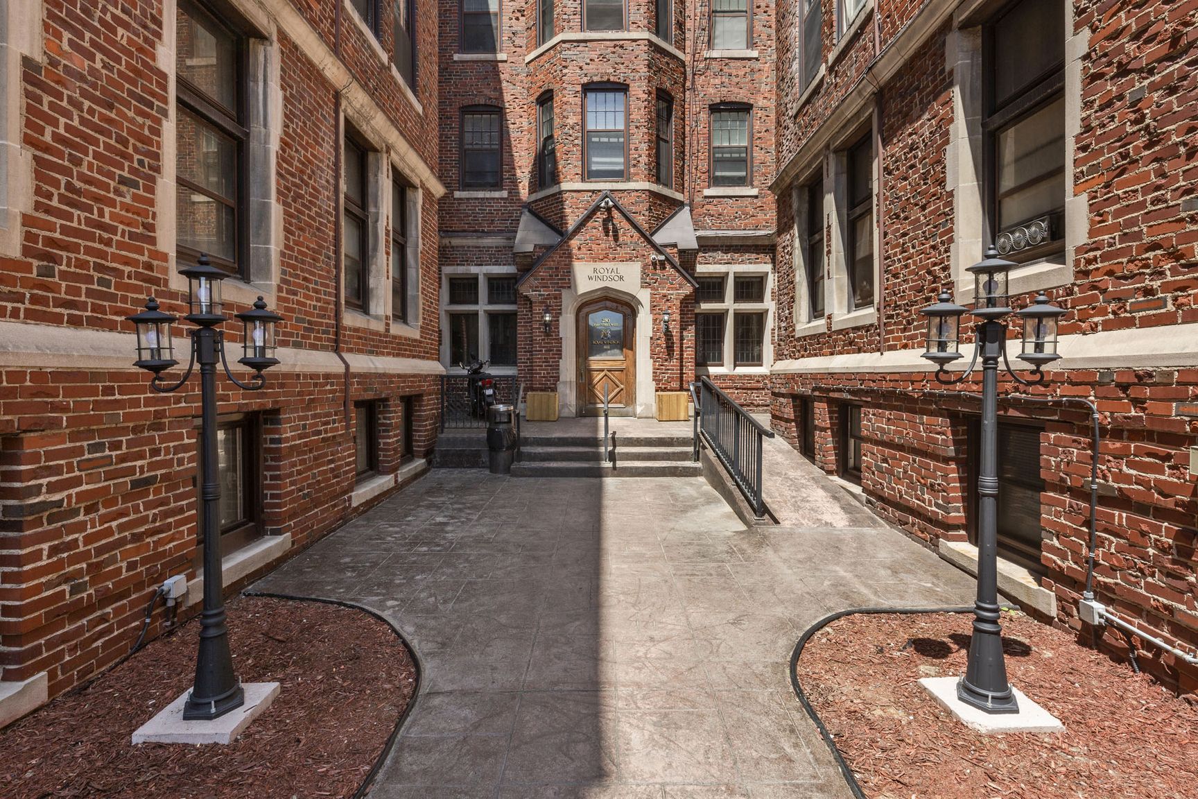 280 Park Street West — photo 3