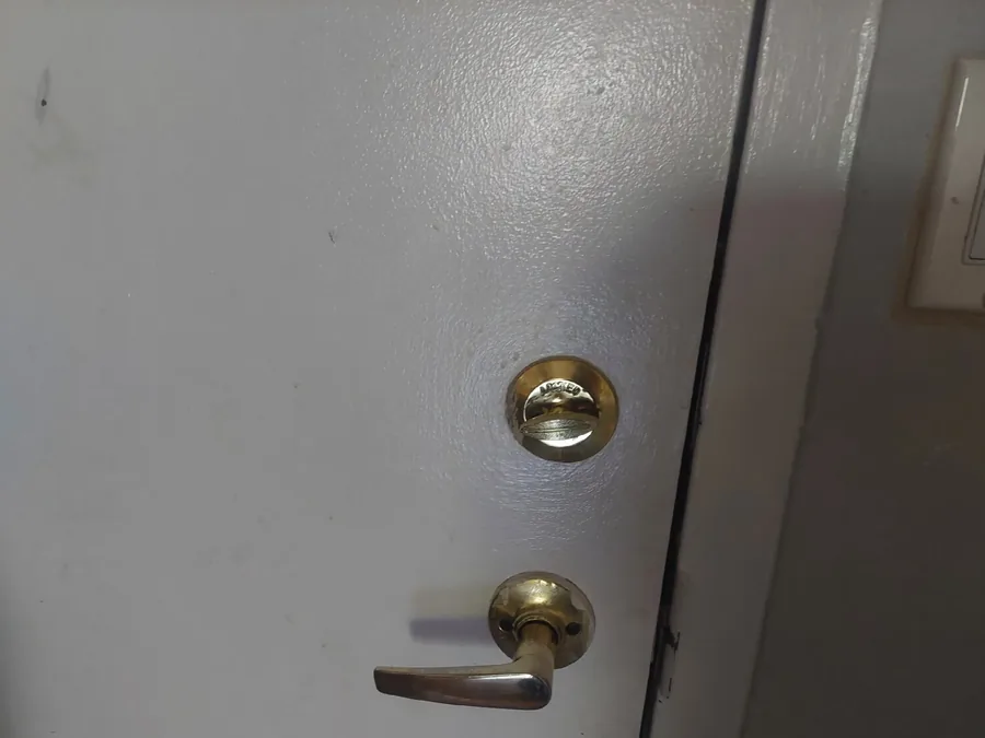 Apartment door lock that does not work